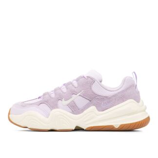 Женские кроссовки Nike Tech Hera