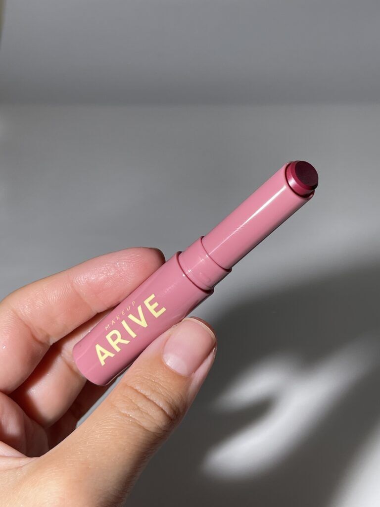 Увлажняющая помада Arive Makeup Balm Lipstick [09 Wine And Dine] 2g Arive M